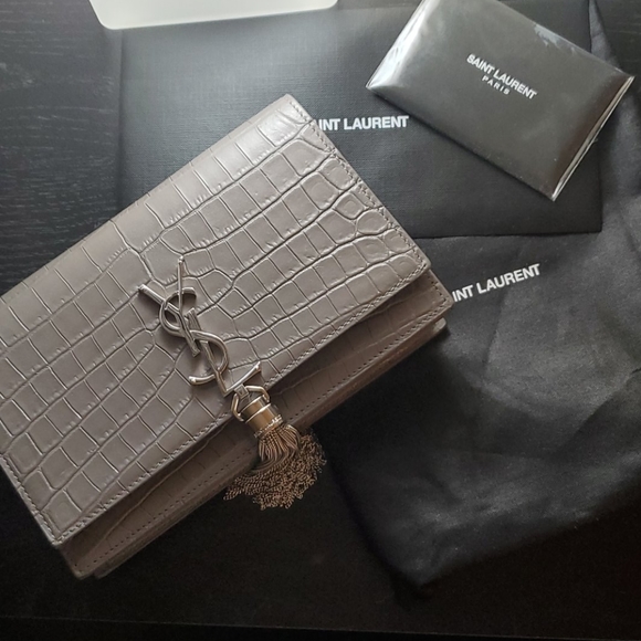 YVES Saint Laurent Kate Chain Wallet With Tassel - Picture 7 of 16